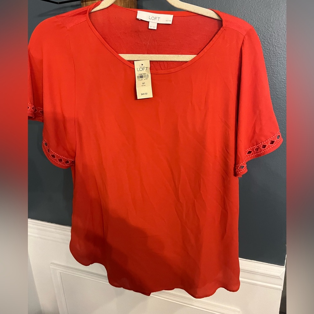 Loft blouse - with details on flowy sleeve